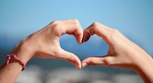 Herz aus zwei Händen